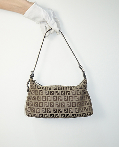 Pochette, front view